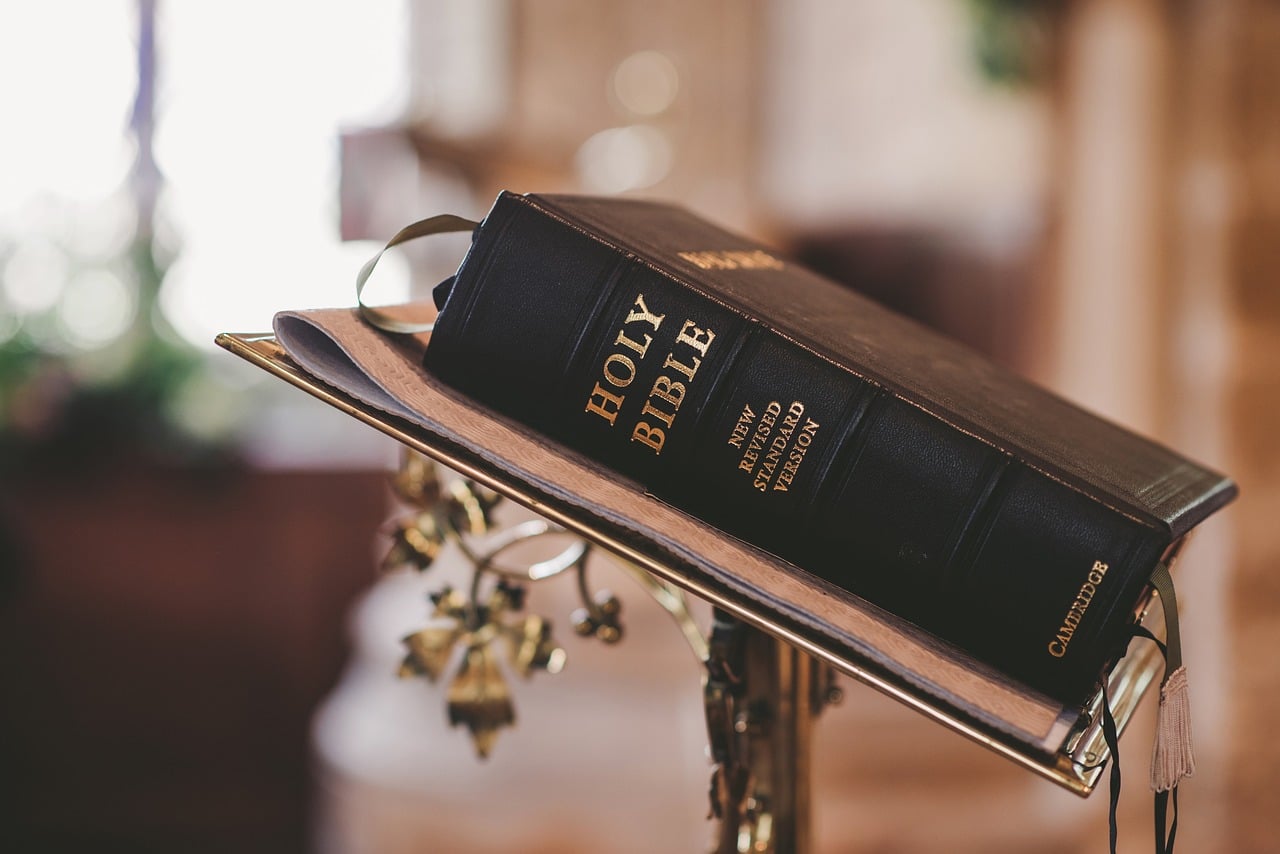 bible 2110439 1280 - Catholics And Cremations